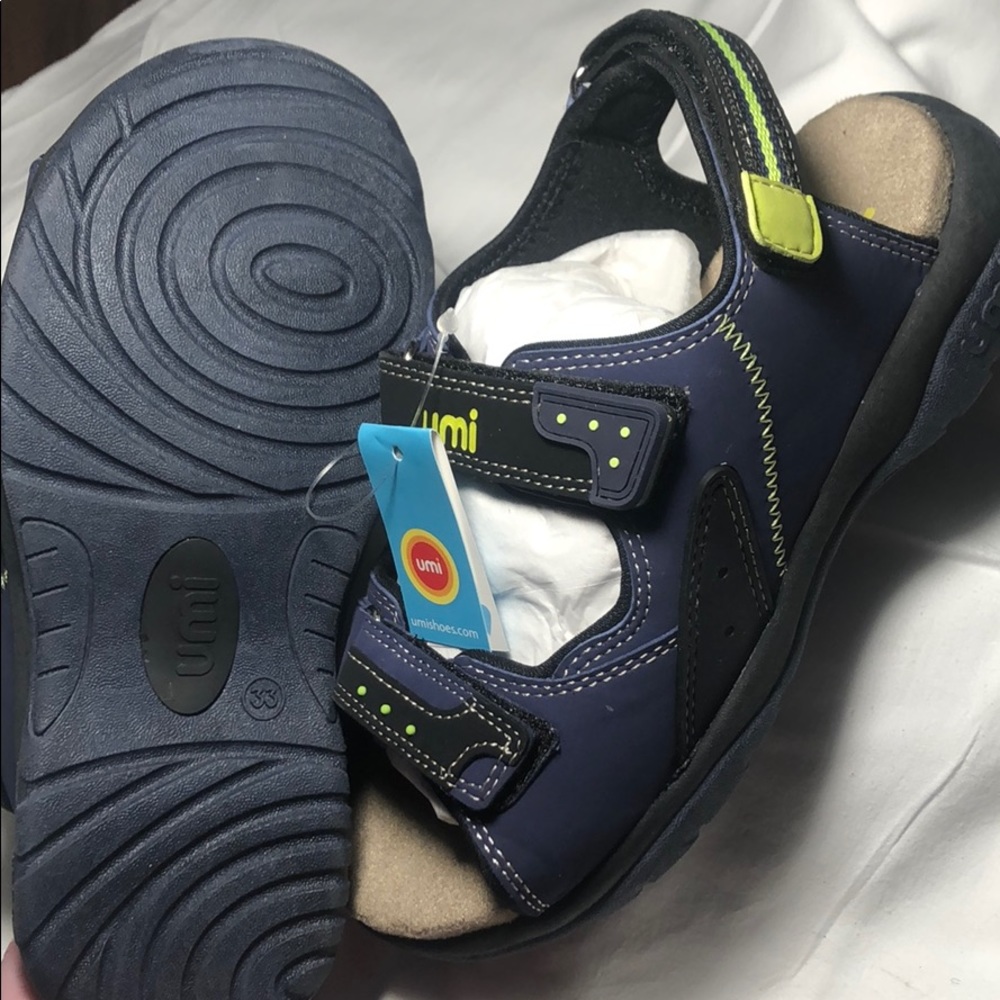 Umi Velcro sandals, NWTs, size EU33 (US 1.5)